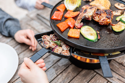 CIRCLE 35 Tabletop Grill Pro pan set with food being kept warm