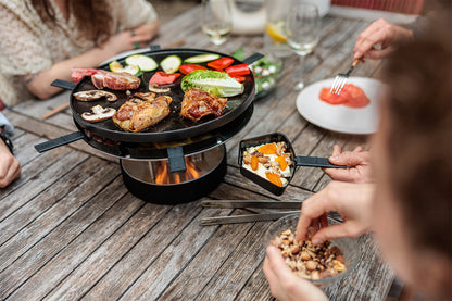 CIRCLE 35 Tabletop Grill Pro lifestyle shot